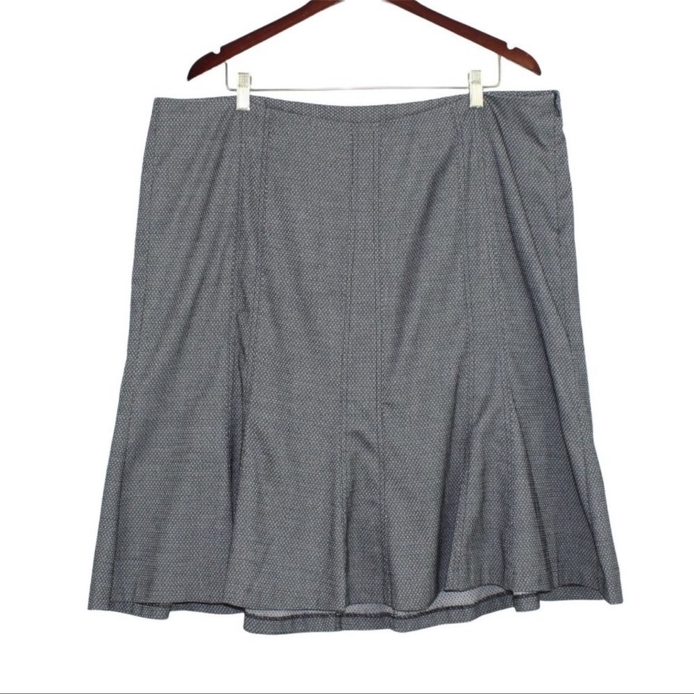 Lane Bryant Women's Gray w/tan dots skirt with flare bottom size 20